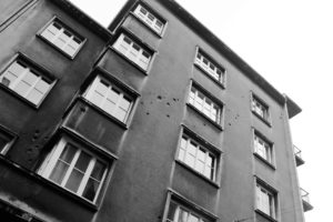 05-krakow-kamiencia-przy-krzywej-12-elewacja-od-strony-ulicy-krzywej-w-2013-r-fot-jsm