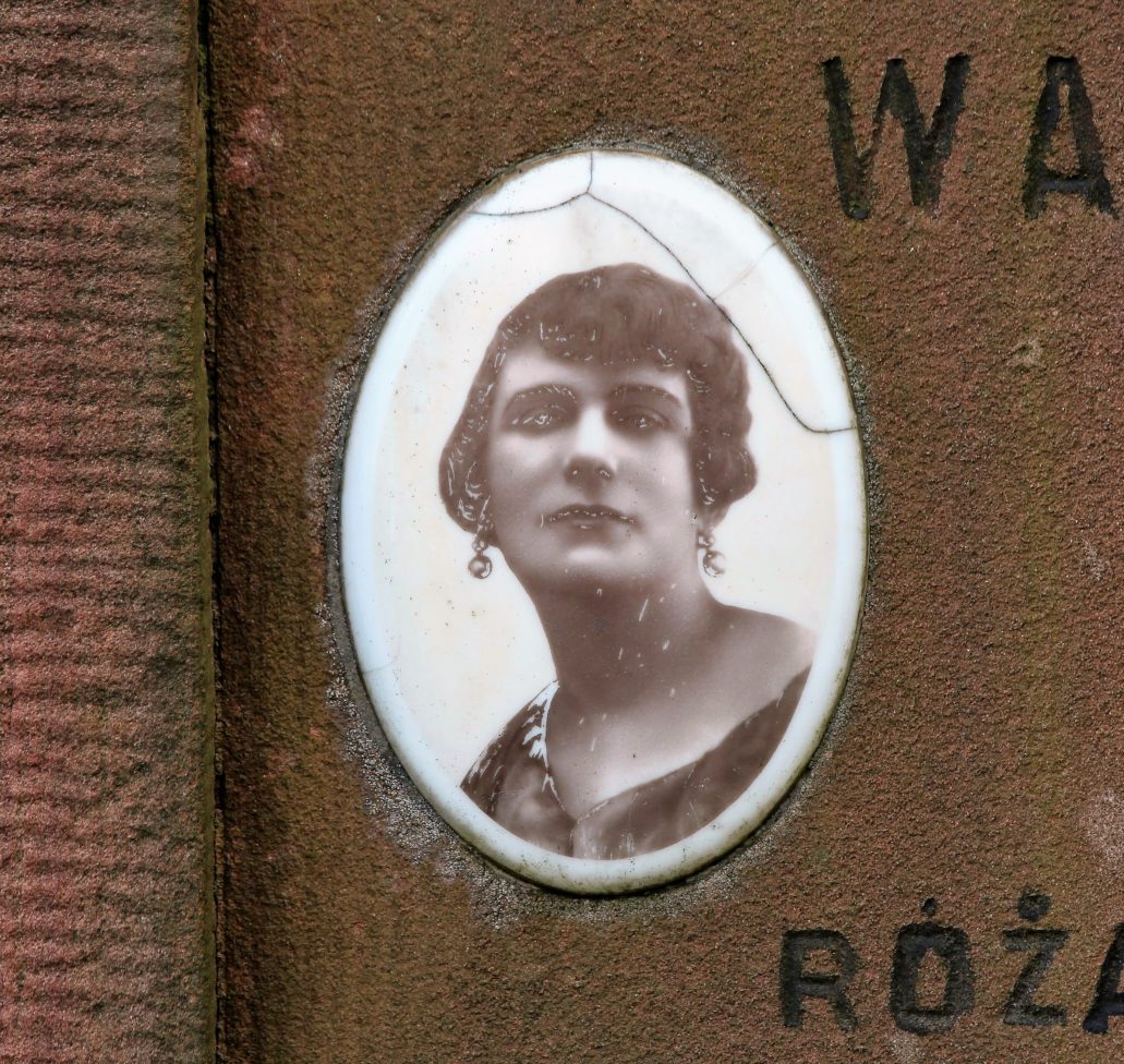 Warszawa. Cmentarz Bródnowski. 1934 r. Wacława z Rajchertów Stefanowa Przymanowska. Fot. Jerzy S. Majewski